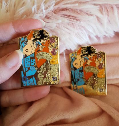 The Sapphic Kiss - Enamel Pin