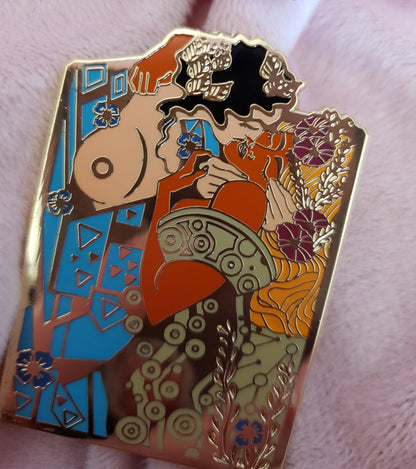 The Sapphic Kiss - Enamel Pin