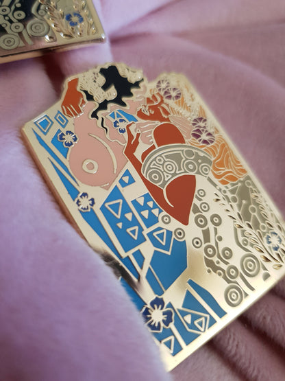 The Sapphic Kiss - Enamel Pin