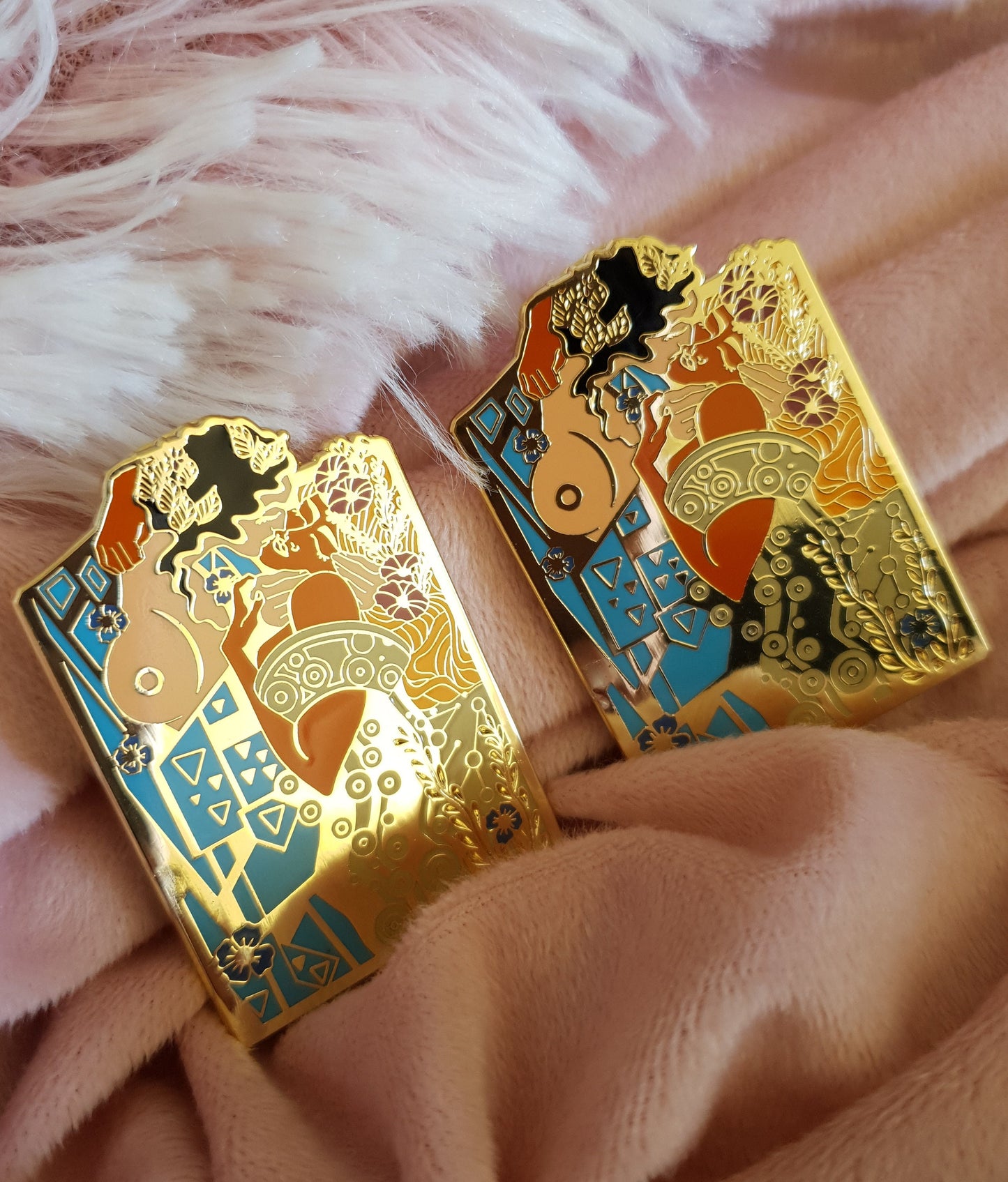 The Sapphic Kiss - Enamel Pin